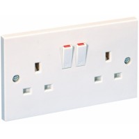 2g Switched Socket Outlet